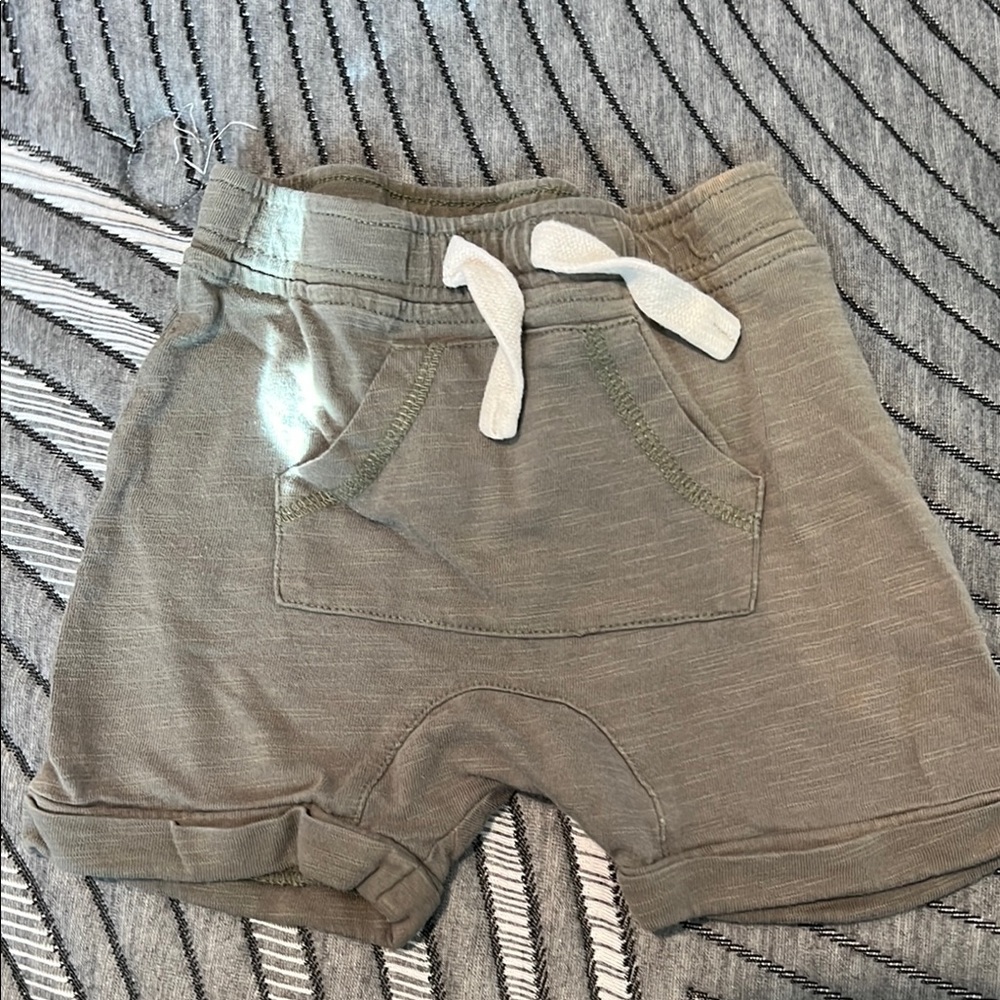 Rylee + Cru Tan and Green Shorts for Effortless Style